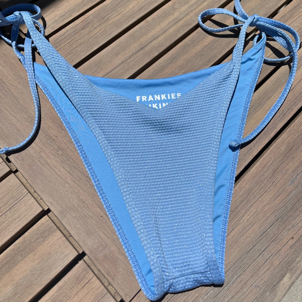 NEVER WORN Frankie’s “Dume” bottom in Lagoon (light blue shimmer) Size M
